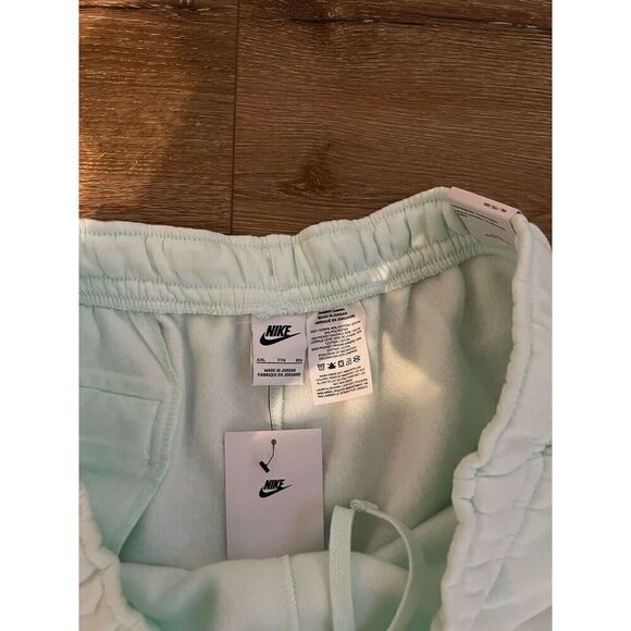 Nike Shorts Mens 2XL Active Sport at Knee Length Mint Green Thick Fabric - Picture 3 of 3